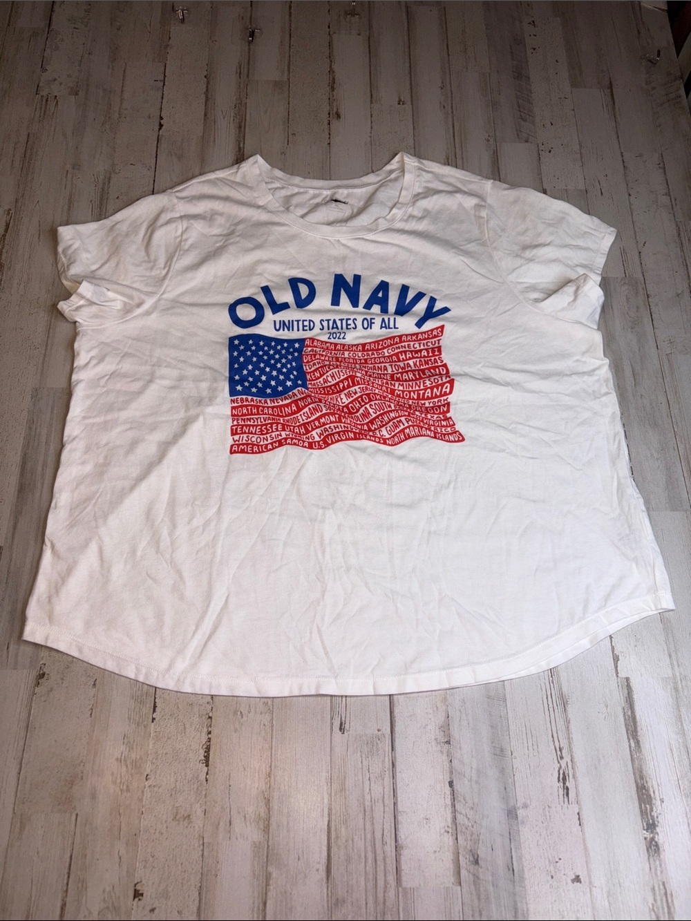 Old Navy White Short-Sleeve Graphic Tee with Blue & Red USA Flag Year 2022, XXL